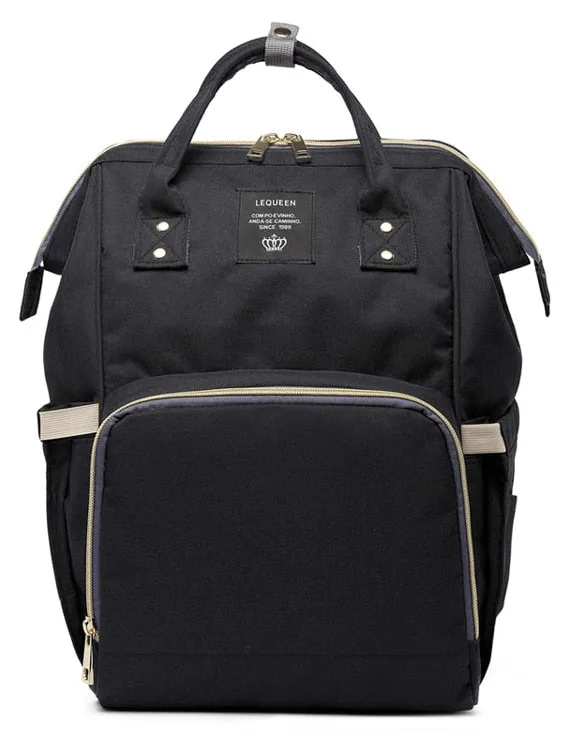 Mochila maternidade preta com bolso frontal